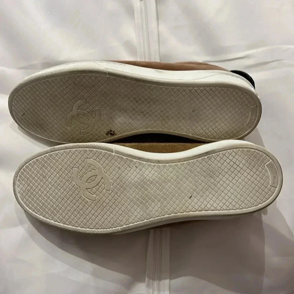 CHANEL sneakers very